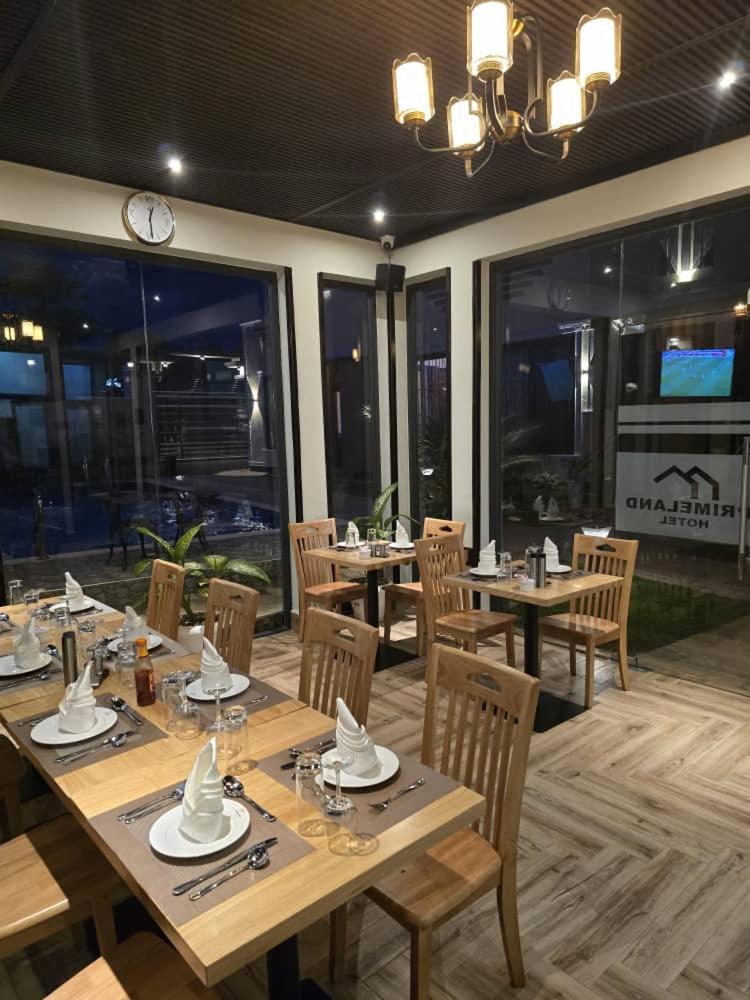 Primeland Hotel Моші Екстер'єр фото